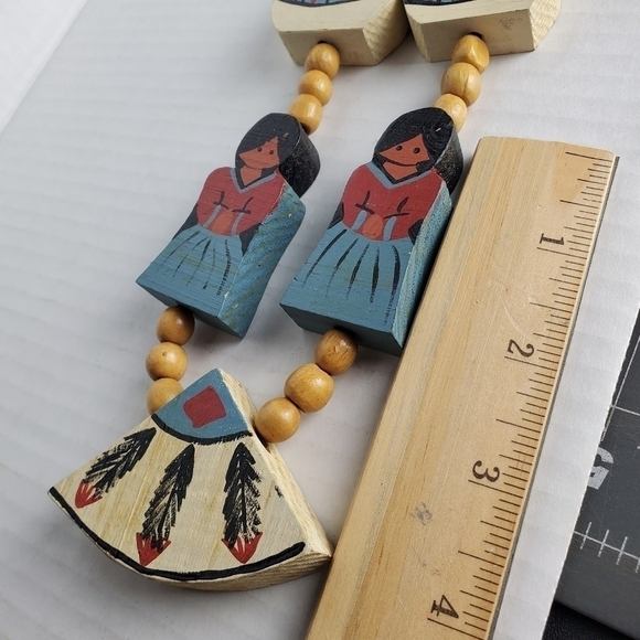 Wood Southwestern Girl Vases Beaded Art to Wear Character Necklace 28" - Picture 8 of 8